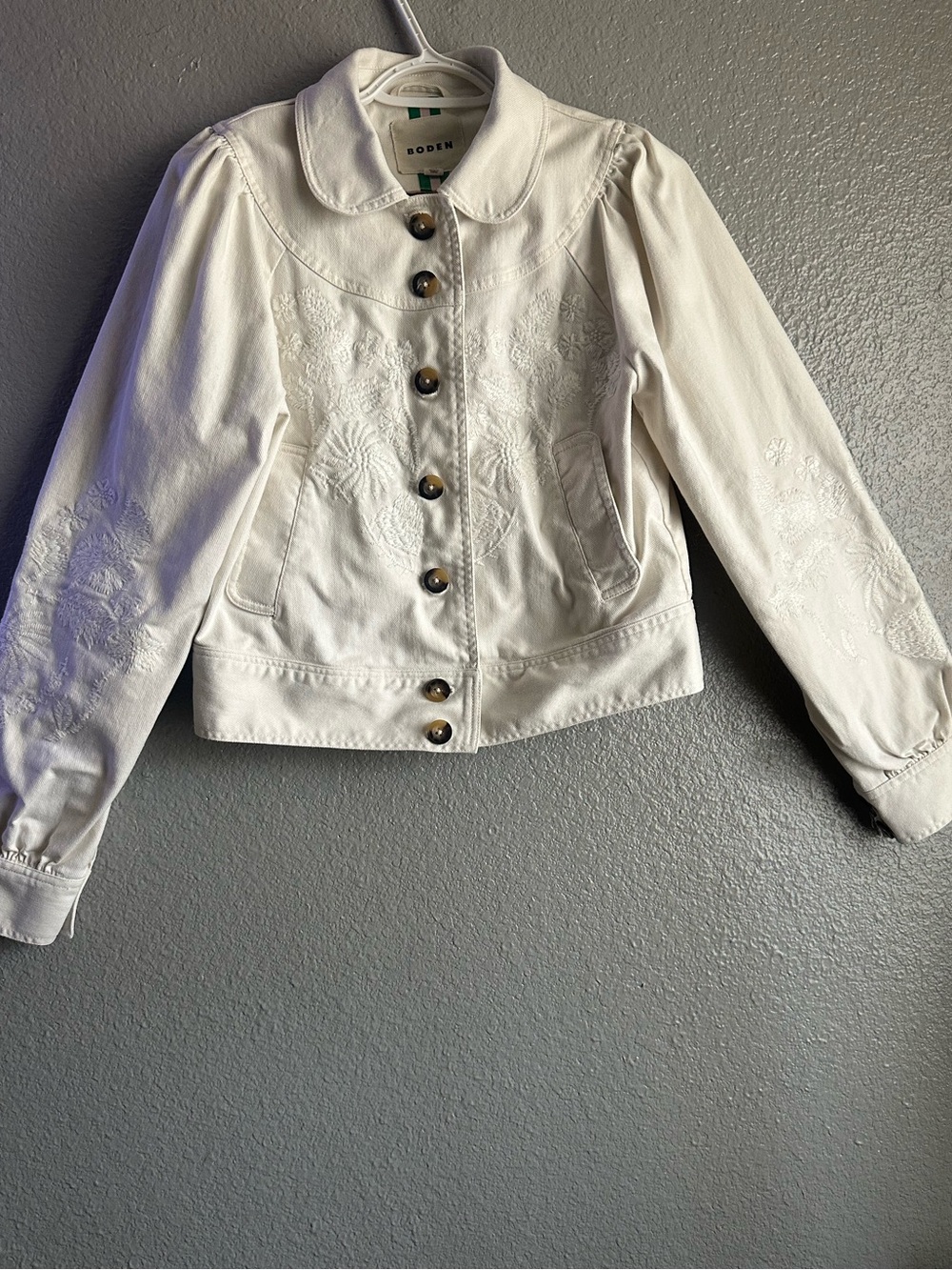 Boden cream Embroidered Cotton Jean Jacket size 2